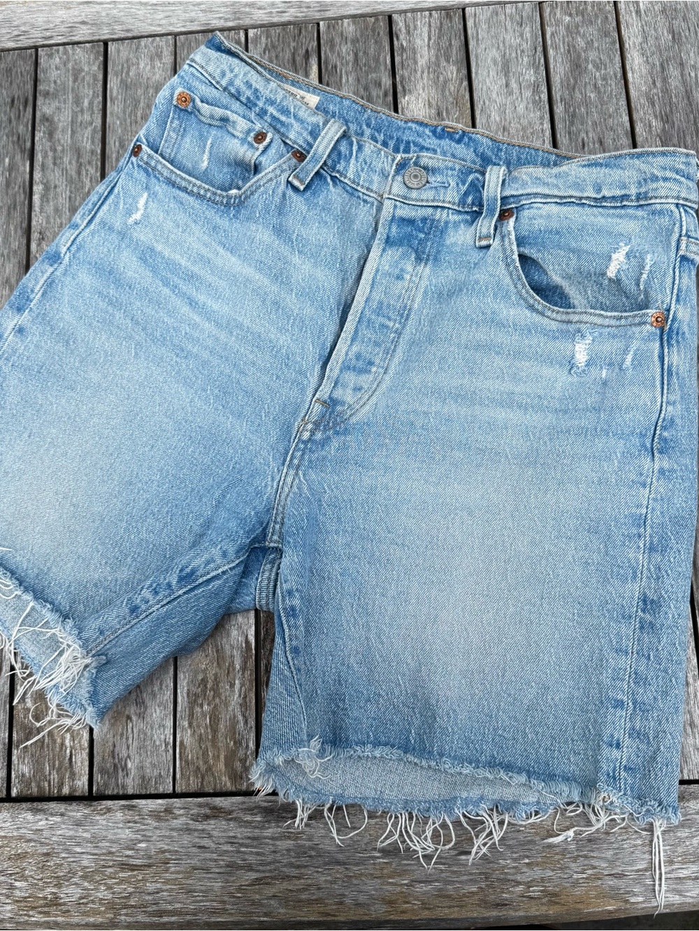 Levi’s 501 high rise mid thigh short